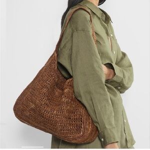 Aritzia sorbetto raffia shoulder bag